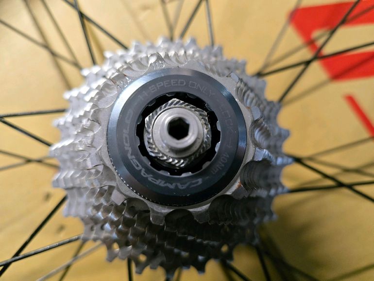 Used "2-Hi" Ambrosio 2014 bike — image 8 of 11