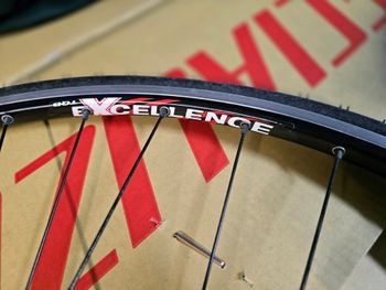Used "2-Hi" Ambrosio 2014 bike — image 9 of 11