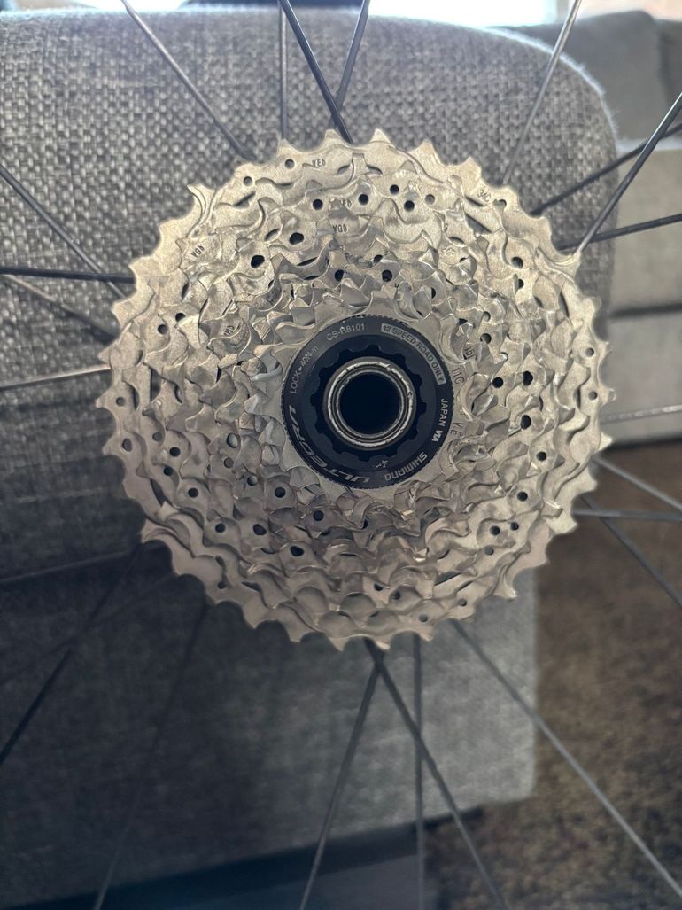Used Hunt 45 team issue 2020 bike — image 3 of 10