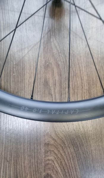 Brugt Syncros Capita 1.0 40mm Wheel Set 2025 bike — billede 3 af 8