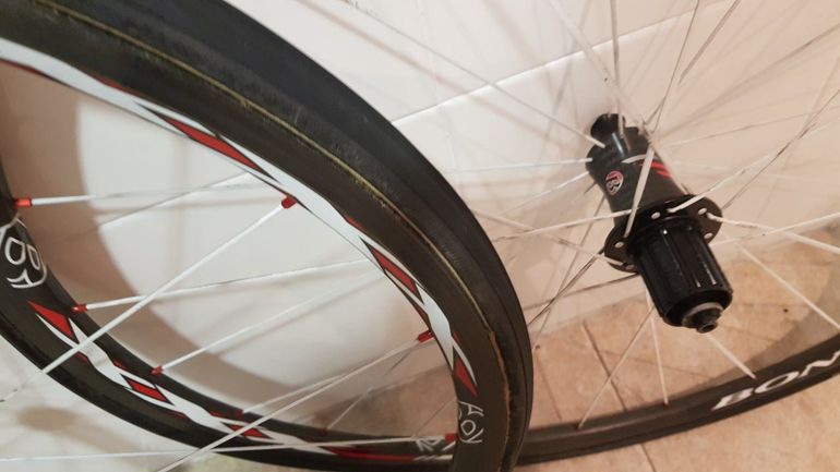 Used Bontrager Bontraguer XXX tubular carbono zapata 2011 bike — image 4 of 6