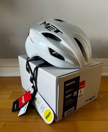 Brugt MET Manta MIPS 2025 bike — billede 2 af 5