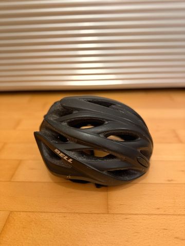 Used Bell-helm-falcon-xrv 2025 bike — image 1 of 4