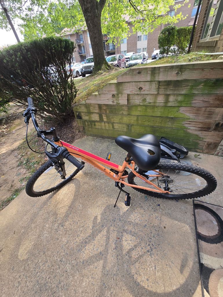 Used Nishiki pueblo 2023 bike — image 1 of 4