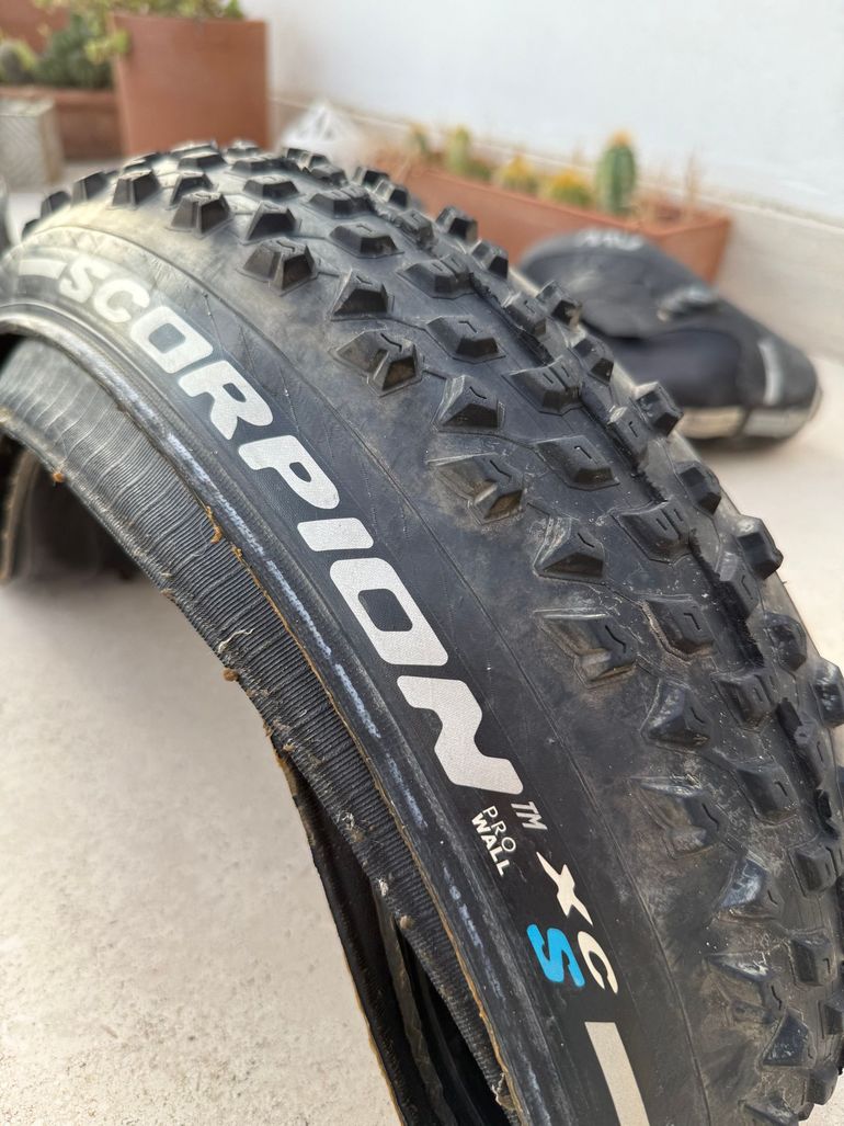 Used Pirelli Scorpion XC S e/o R 2025 bike — image 2 of 4