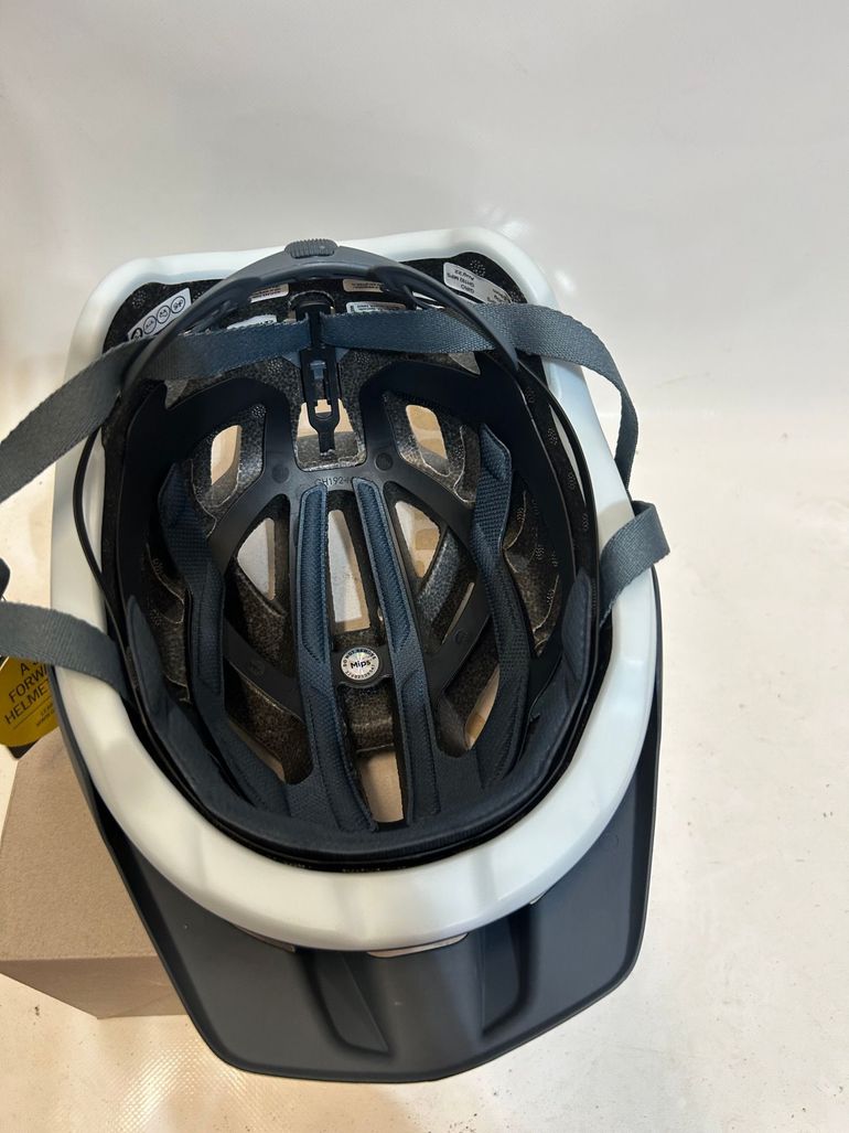 Used Giro Radix Mips 2024 bike — image 5 of 6