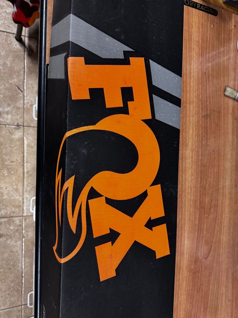 Used Fox 36 rothm 2023 bike — image 2 of 5