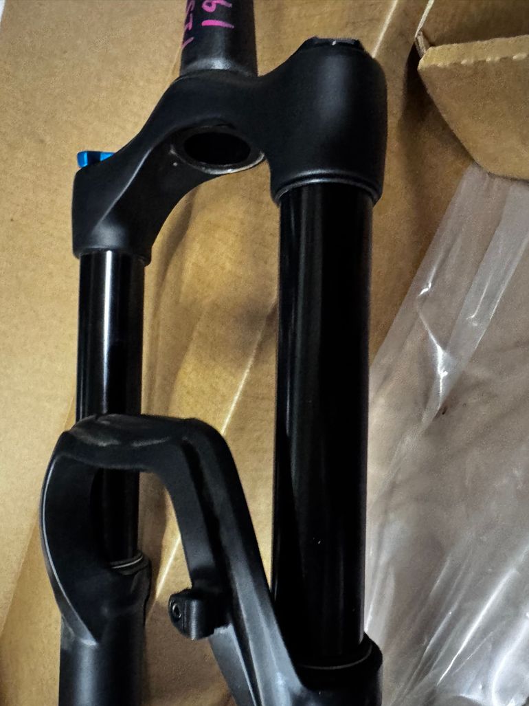 Used Fox 36 rothm 2023 bike — image 4 of 5