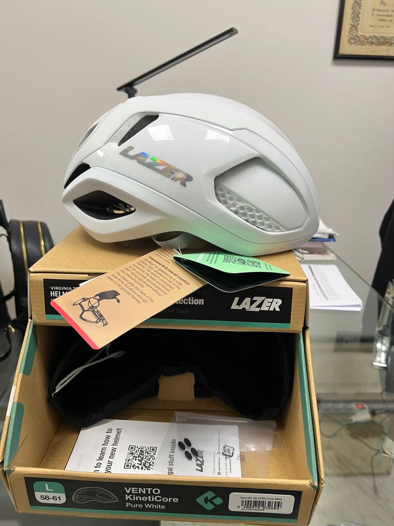 Used Lazer vento kineticore 2025 bike — image 2 of 5