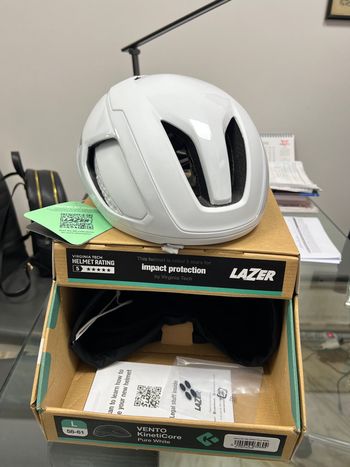 Used Lazer vento kineticore 2025 bike — image 5 of 5