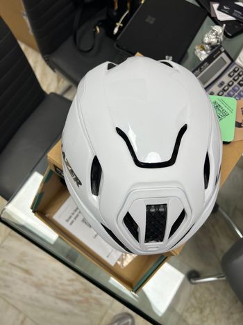 Used Lazer vento kineticore 2025 bike — image 3 of 5