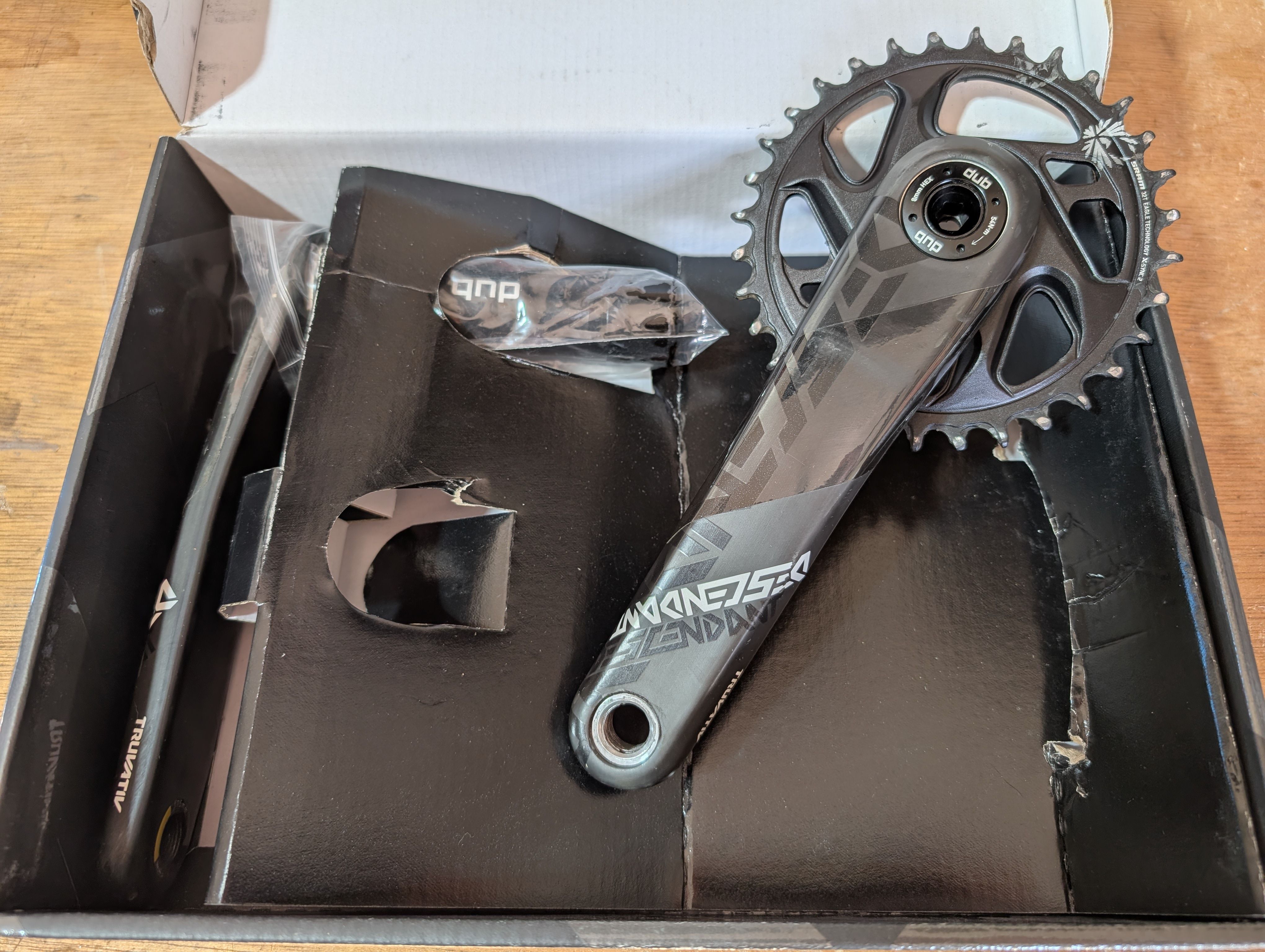 SRAM Truvative カーボンクランク　170/32t DUB SRAM Truvative カーボンクランク 170/32t DUB SRAM TRUVATIV