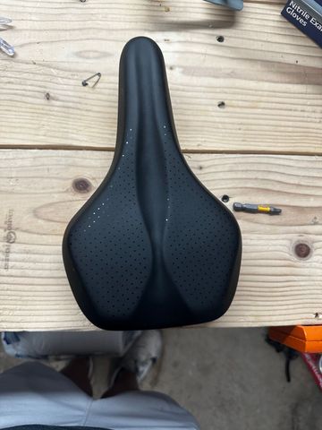 Used Bontrager 533017 2022 bike — image 1 of 2