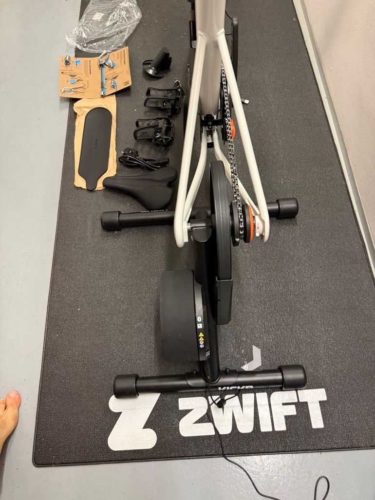 Used Zwift Ride with KICKR CORE 2 Zwift Ride with KICKR CORE 2 2025 bike — image 6 of 14