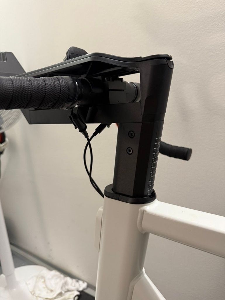 Used Zwift Ride with KICKR CORE 2 Zwift Ride with KICKR CORE 2 2025 bike — image 12 of 14