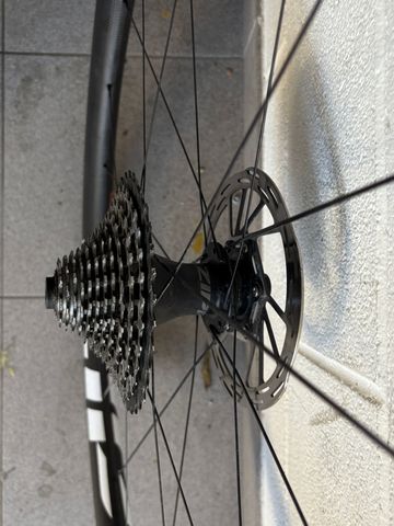 Tweedehands Zipp 303 firecrest sv 2025 bike — afbeelding 5 van 6