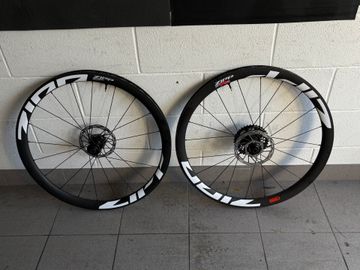 Tweedehands Zipp 303 firecrest sv 2025 bike — afbeelding 2 van 6