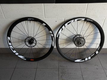 Tweedehands Zipp 303 firecrest sv 2025 bike — afbeelding 4 van 6