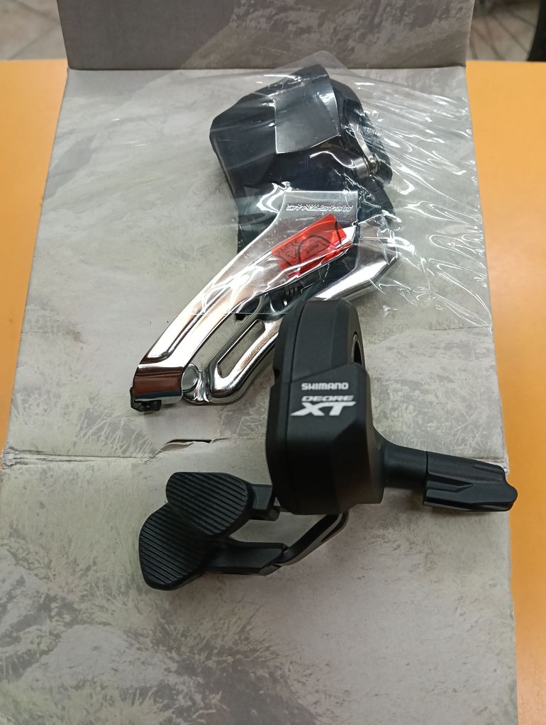 Used Shimano FD-M8070 2018 bike — image 1 of 3