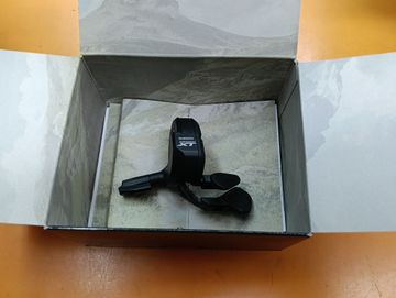 Used Shimano SW-M8050-R 2018 Drivetrain & Pedals