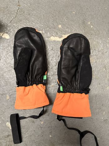 Used oakley gloves 2024 bike — image 2 of 2