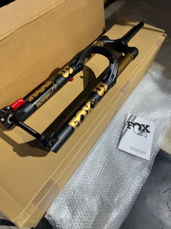 Used Fox Fox 38 Factory Kashima . Grip 2 2025 bike — image 4 of 13