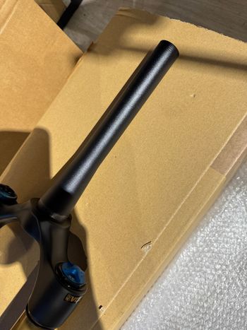 Used Fox Fox 38 Factory Kashima . Grip 2 2025 bike — image 5 of 13