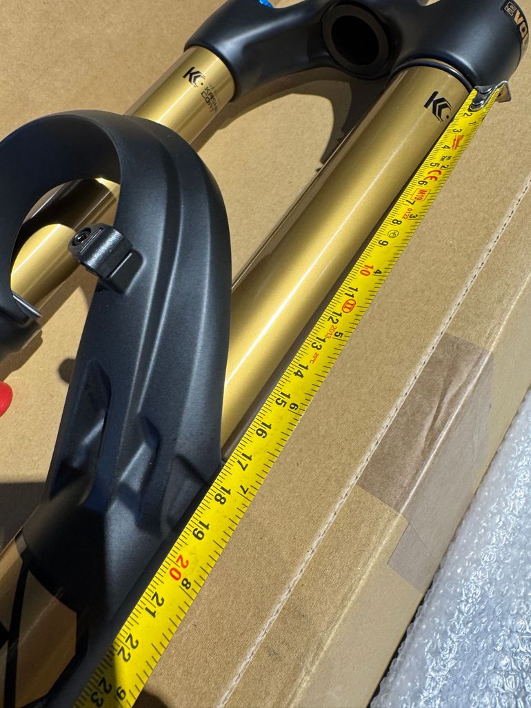 Used Fox Fox 38 Factory Kashima . Grip 2 2025 bike — image 7 of 13