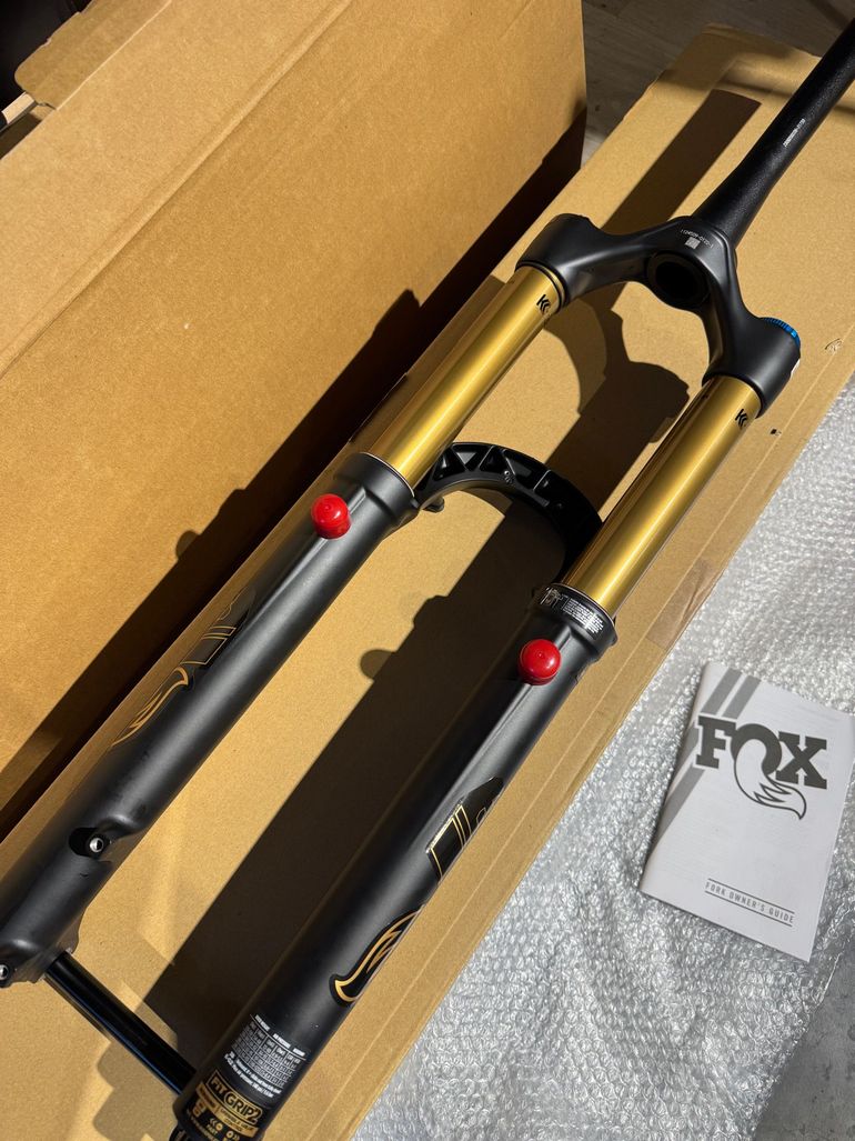 Used Fox Fox 38 Factory Kashima . Grip 2 2025 bike — image 13 of 13