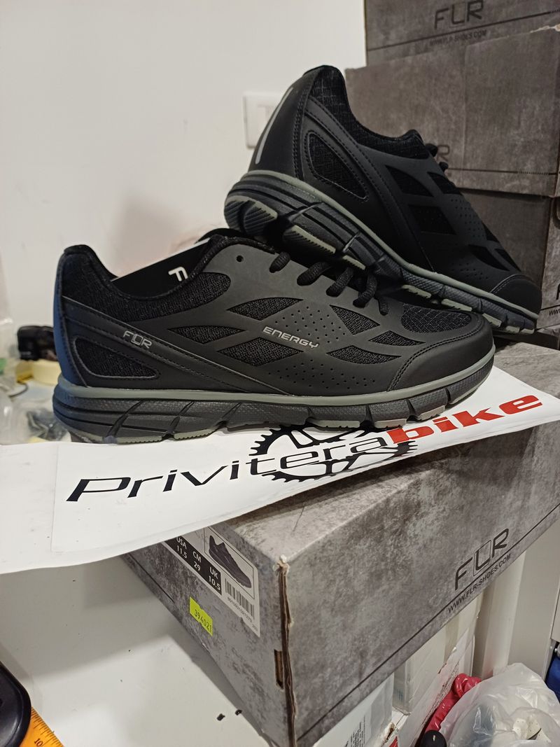 Tweedehands FLR SCARPE MTB ENERGY BLACK/GREY 45 - 394021-BLK-45 2023 Cycling Shoes