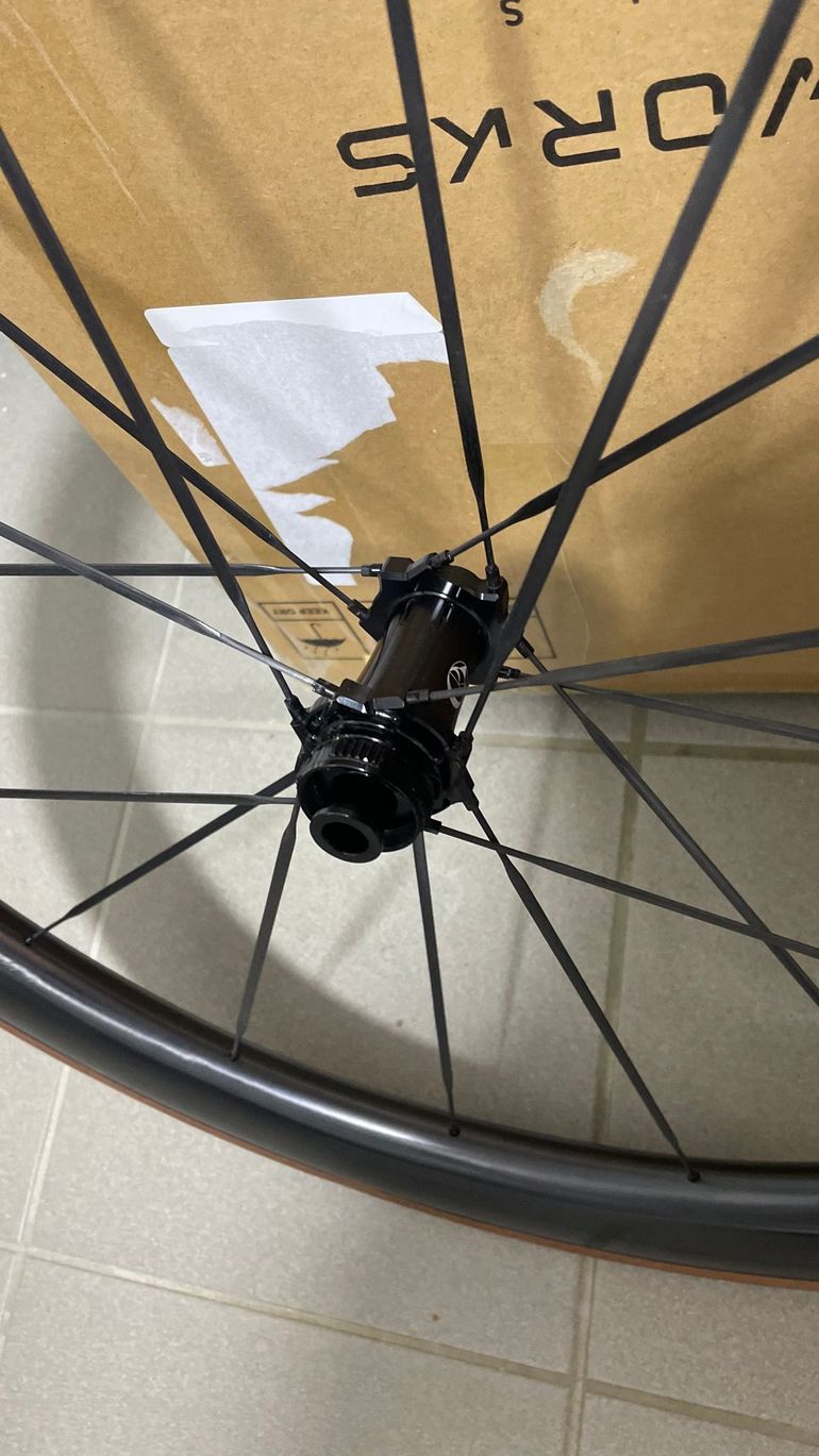 Used crw works CRW Works CS5060 Carbonlaufradsatz Lightweight Zipp ENVE bike — image 5 of 8