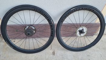 ふ*ン様 BONTRAGER AEOLUS ELITE 35 DISC Bontrager Aeolus Elite 35 TLR Disc Road Wheelset 2025