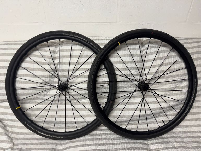 Used Mavic Allroad SL 2023 bike — image 2 of 20