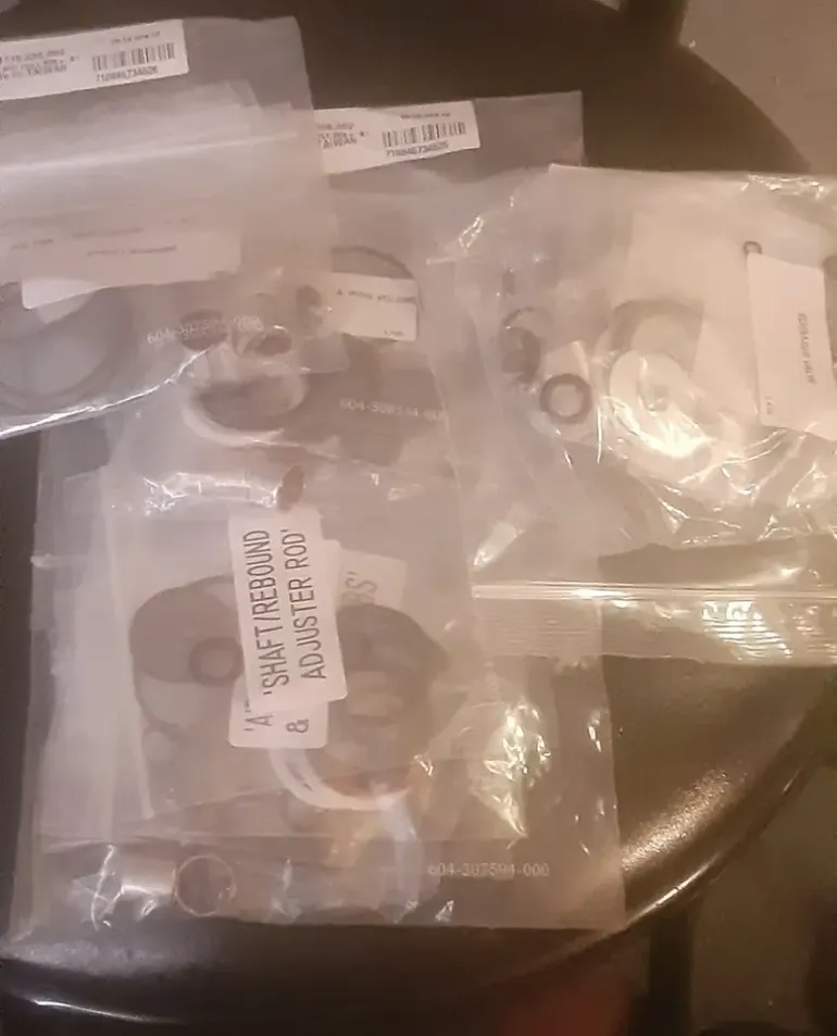 Used Rock Shox monarch service kits lot of 5 bike — image 1 of 3