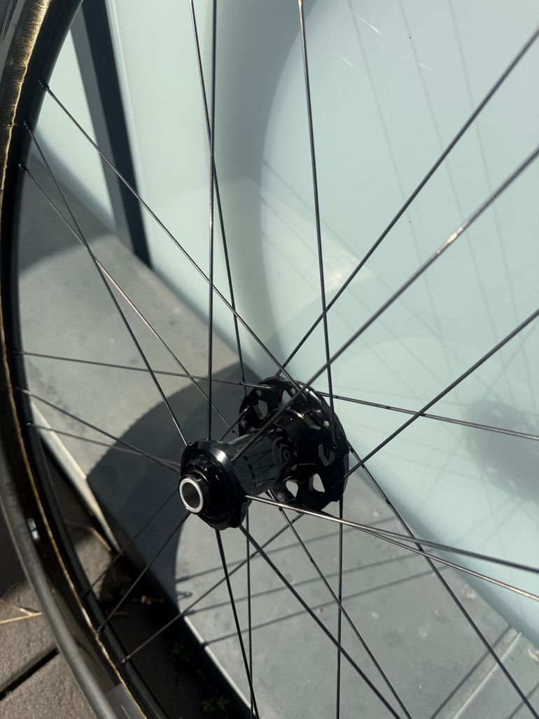 Brugt Campagnolo SHAMAL C21 CARBON DISC, Laufradsatz, Panaracer 2024 bike — billede 5 af 9