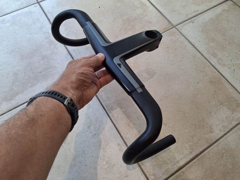 canyon H36　AEROCOCKPIT CF　ハンドル Canyon H36 Aerocockpit | CANYON US