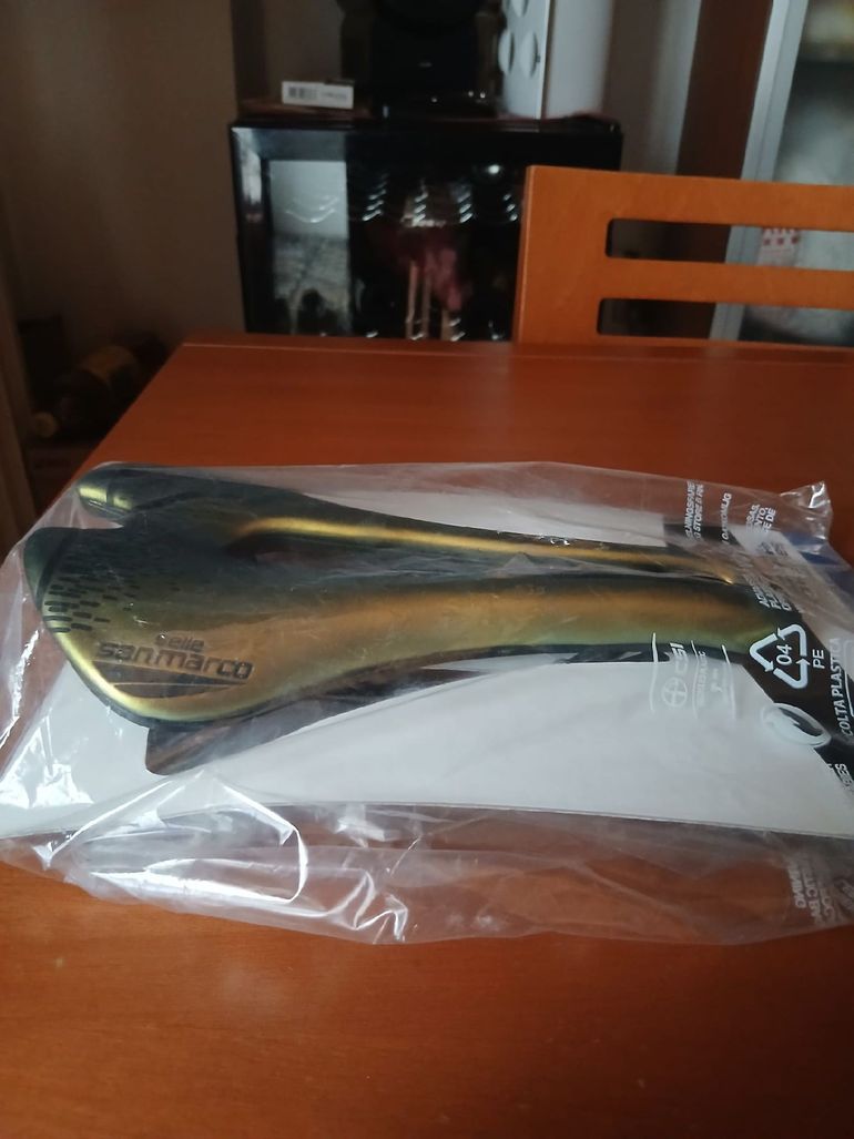 San Marco ASPIDE SHORT RACING IRIDESCENT GOLD S3 139mm 2025