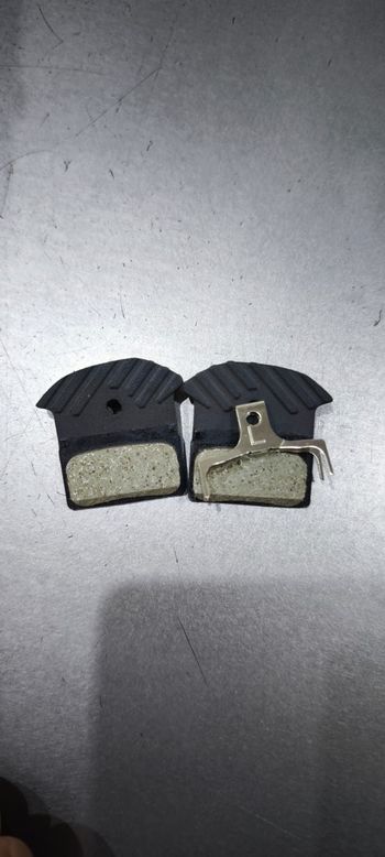 Used Shimano PASTILLAS 25 PAR.M9000/M8000/RS785 Disc Brake Pads bike — image 4 of 4