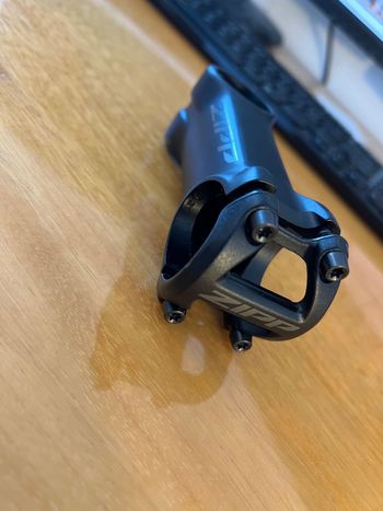 麦*茶様 ZIPP Service Course SL ブラック 6° 100m Zipp Service Course 6 Degree Stem | Sigma Sports