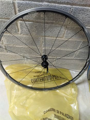 Used Shimano Shimano rs 81 c25 2015 bike — image 6 of 6