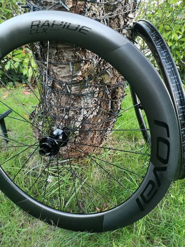 Used Roval rapide clx 2 disc black 2024 bike — image 9 of 9