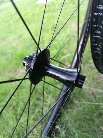 Used Roval rapide clx 2 disc black 2024 bike — image 5 of 9