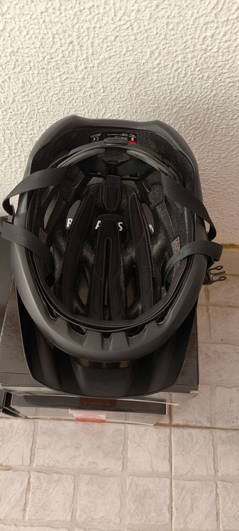 Used MET Veleno bike — image 8 of 8