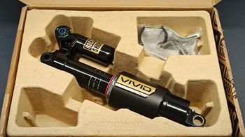 Used RockShox Vivid Ultimate 2025 bike — image 8 of 8
