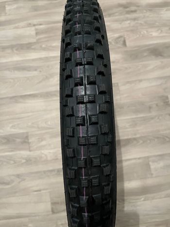 Used Schwalbe Dirty Dan bike — image 3 of 3
