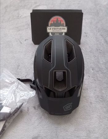 Used 100% Altec Fidlock Helmet L/XL 2025 bike — image 4 of 9