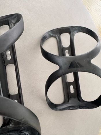 アクセサリー Canyon Lightweight Carbon Bottle Cage Canyon Lightweight Carbon Bottle Cage | CANYON BH