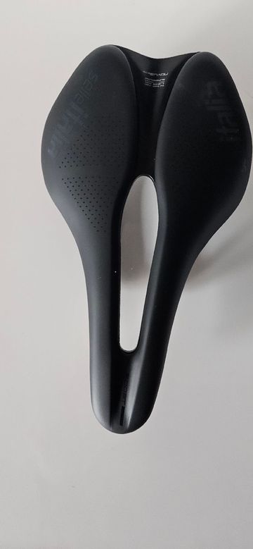 Selle Italia rovus evo superflow 2024 Saddles & Seatposts d'occasion