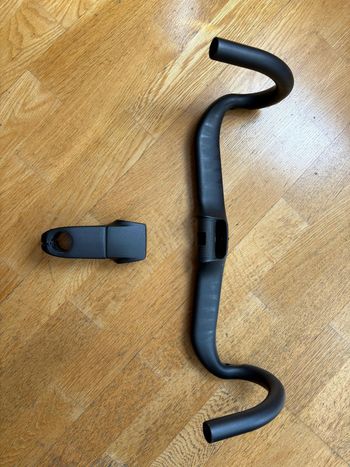 Used Trek OCLV CARBON 2022 bike — image 2 of 7