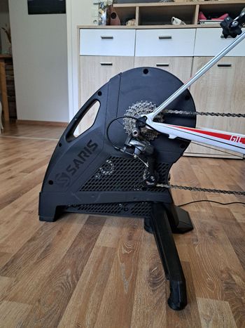 Used saris H3 smart trainer h3 2020 bike — image 1 of 2